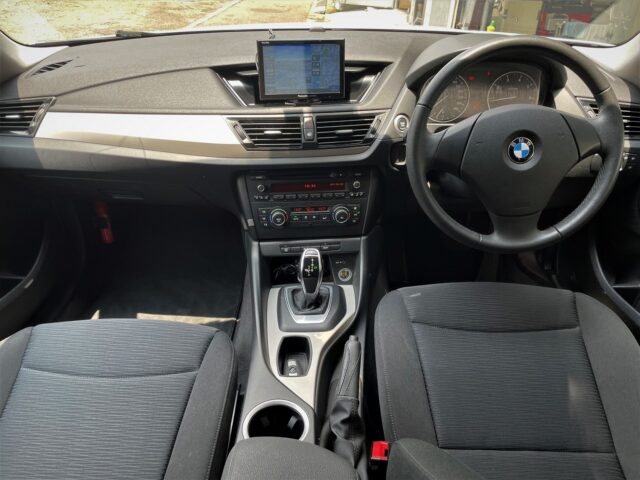 BMW X1 ホワイト