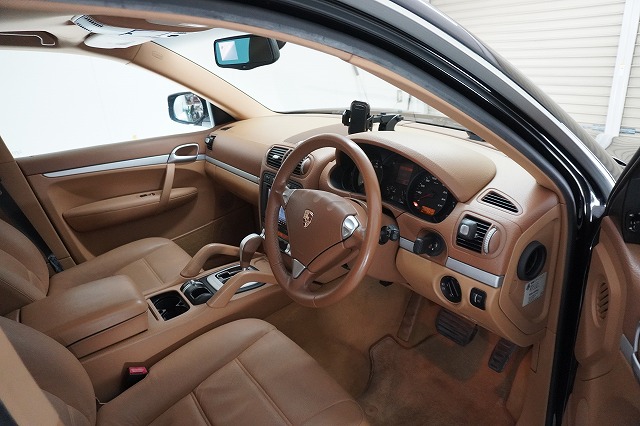 カイエン　957　黒　3.6L