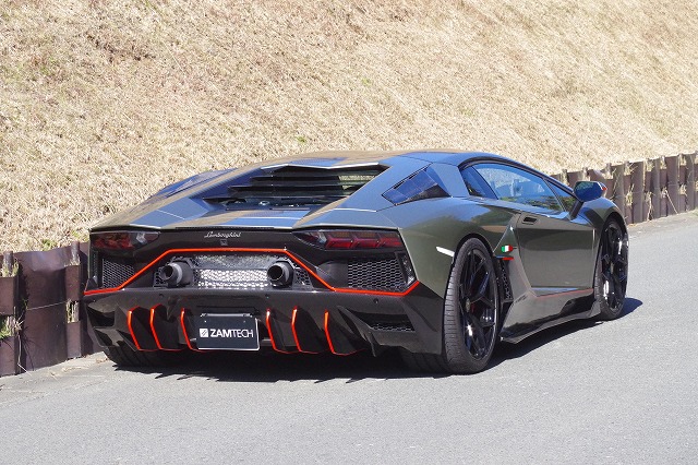 ランボルギーニ　アヴェンタドール　6.49L