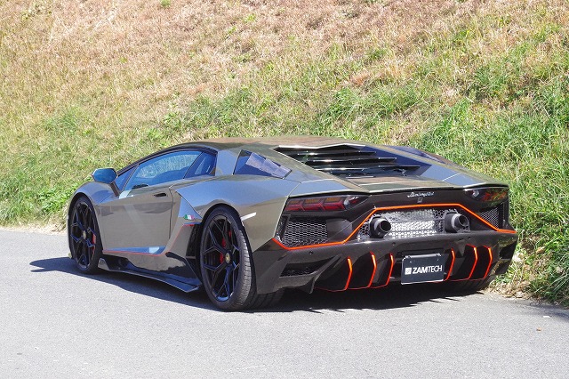 ランボルギーニ　アヴェンタドール　6.49L