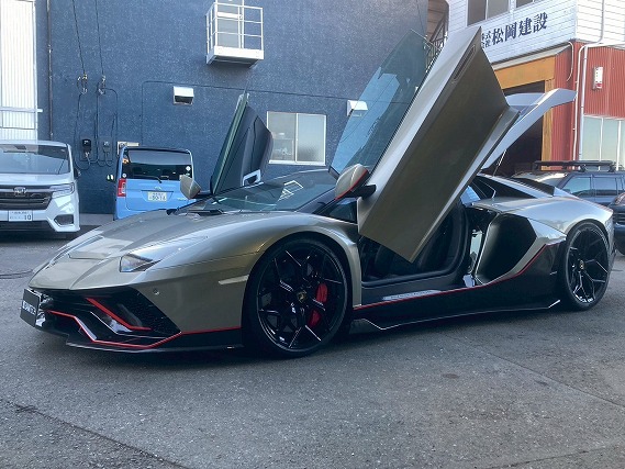 ランボルギーニ　アヴェンタドール　6.49L