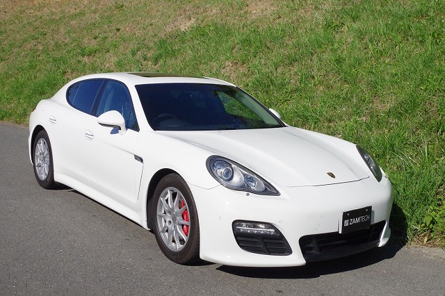 パナメーラ　白　3.6L
