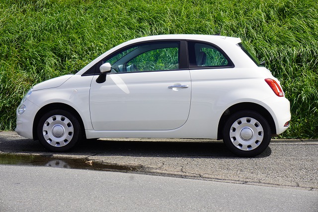 フィアット500　白　1.24L